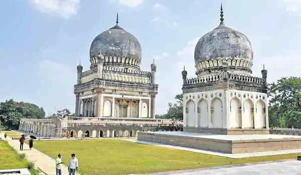 Featured Image of Qutb Shahi Tombs